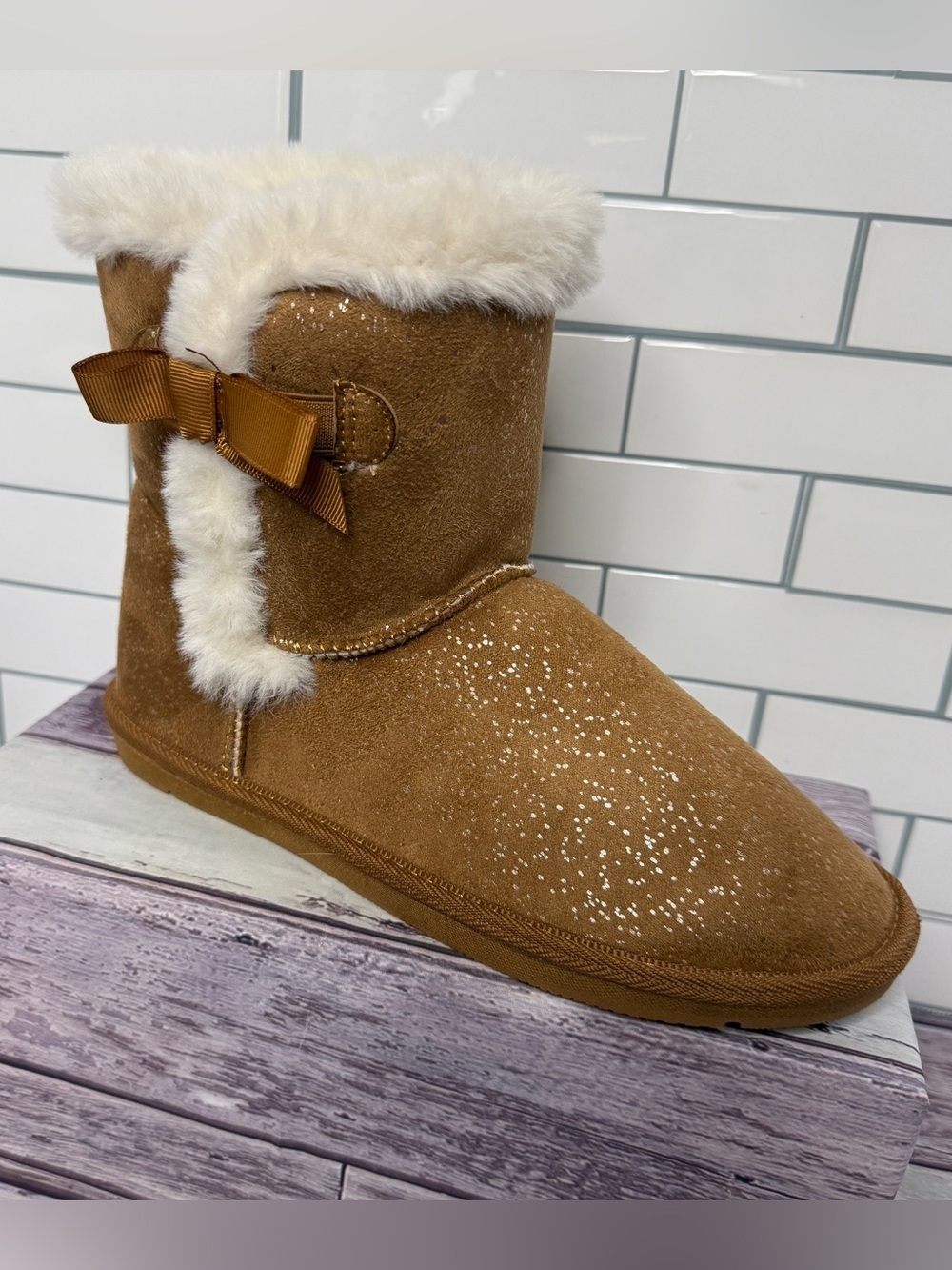 L&D Women’s Tan Cozy Faux Suede Pull On Winter Boots with a side bow Size 6